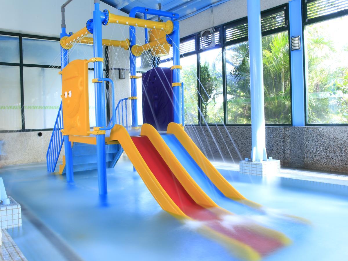 Formosan Naruwan Hotel Taitung Exterior photo A water slide