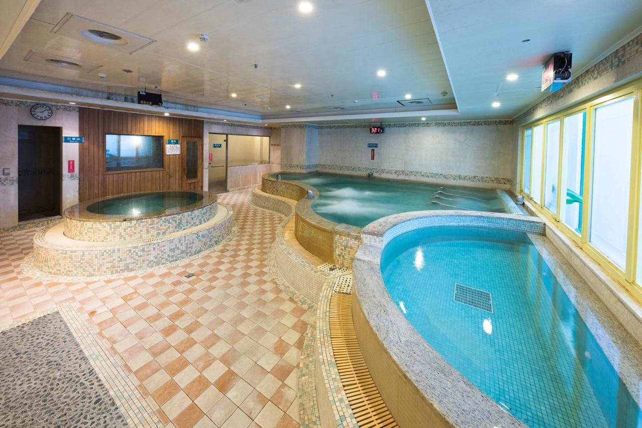 Formosan Naruwan Hotel Taitung Exterior photo The swimming pool